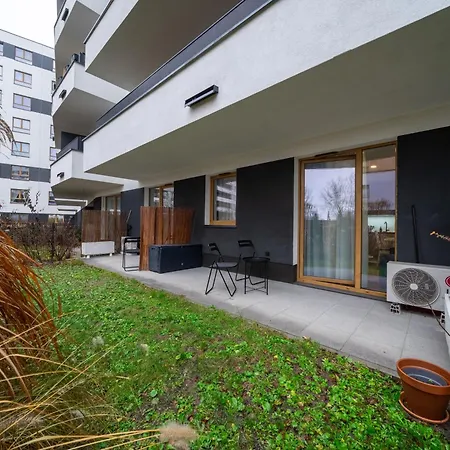 Appartement Airport - Parking & Terrace - By Rentujemy