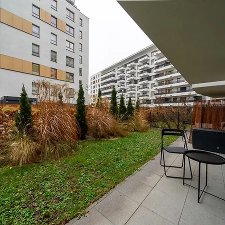 Airport - Parking & Terrace - By Rentujemy *