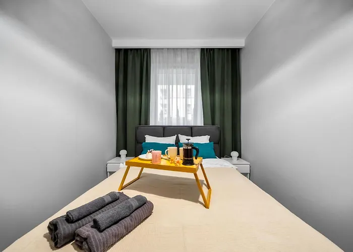 Airport - Parking & Terrace - By Rentujemy *