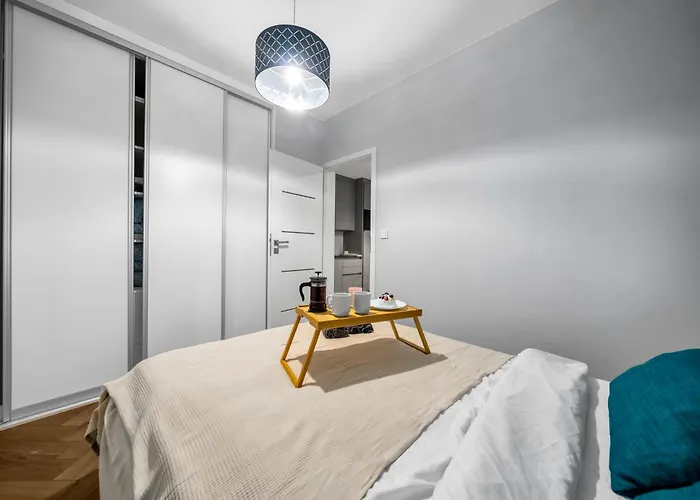 Airport - Parking & Terrace - By Rentujemy *