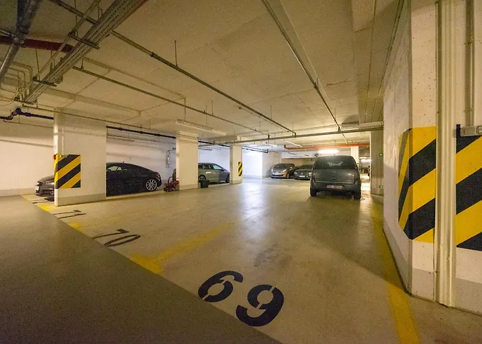 Airport - Parking & Terrace - By Rentujemy Lejlighed *