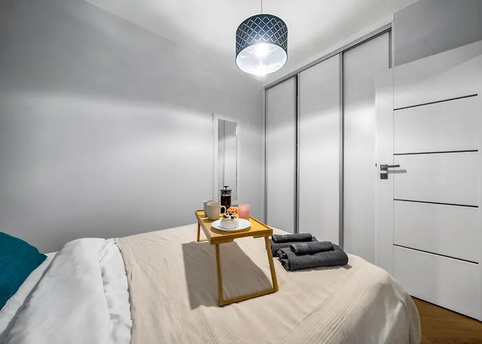 Lejlighed Airport - Parking & Terrace - By Rentujemy Warszawa