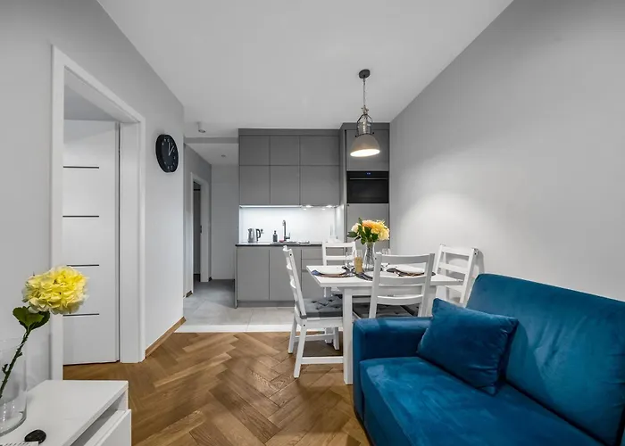 Airport - Parking & Terrace - By Rentujemy * Warszawa