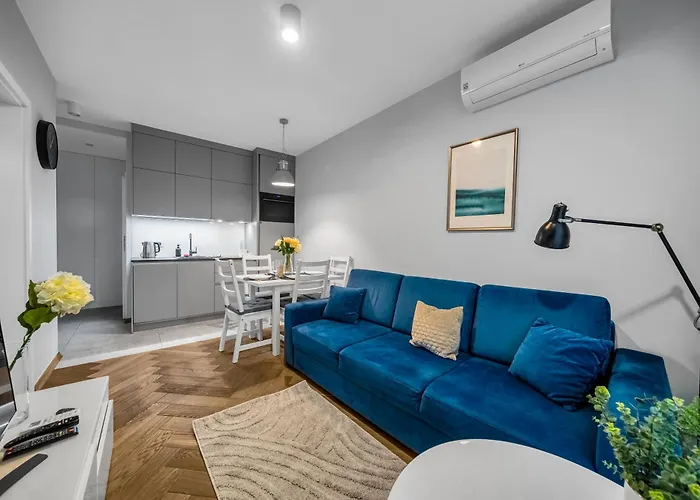 Airport - Parking & Terrace - By Rentujemy * Warszawa