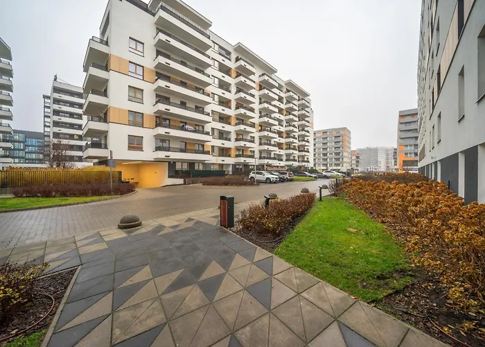 Airport - Parking & Terrace - By Rentujemy Warszawa