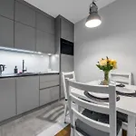 아파트 Airport - Parking & Terrace - By Rentujemy