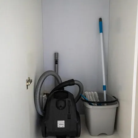 Airport - Parking & Terrace - By Rentujemy Apartamento