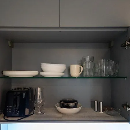 Apartamento Airport - Parking & Terrace - By Rentujemy *