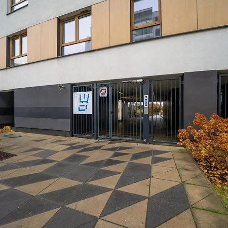 Airport - Parking & Terrace - By Rentujemy