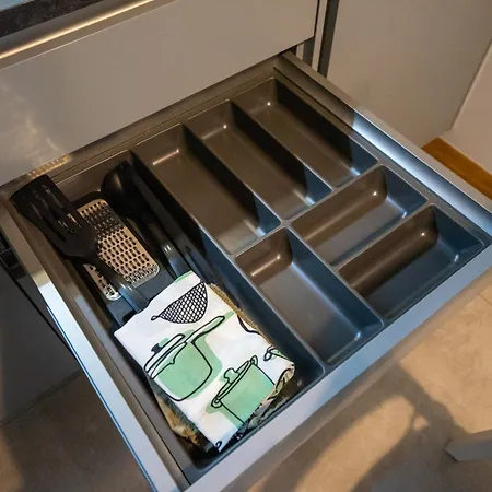 Airport - Parking & Terrace - By Rentujemy *