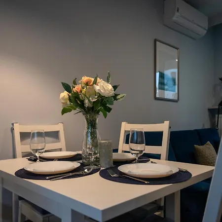 Apartamento Airport - Parking & Terrace - By Rentujemy *